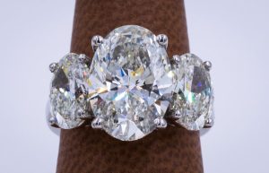 We Buy Diamond Rings in Los Angeles